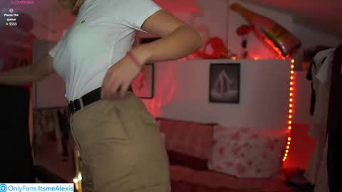 Snapshot of alexis___texas chatting on 09.20.25 Alexis Texas online show from 09.20.25