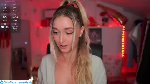 Snapshot of alexis___texas chatting on 10.01.25 Alexis Texas online show from 10.01.25