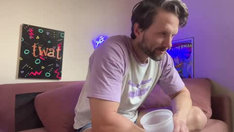 Snapshot of alexmanndickerson chatting on 04.09.26 Alex Mann online show from 04.09.26