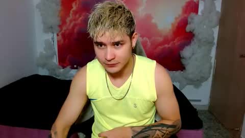 Snapshot of alexpierss chatting on 12.03.25 Alex online show from 12.03.25