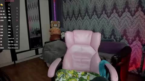 Snapshot of alexracc00n chatting on 12.06.24 Alex online show from 12.06.24