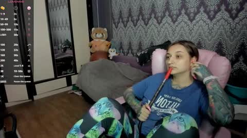 Snapshot of alexracc00n chatting on 01.21.25 Alex online show from 01.21.25