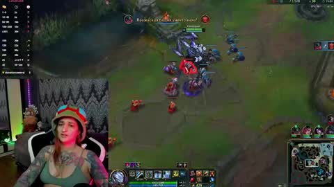 Snapshot of alexracc00n chatting on 10.16.25 Alex online show from 10.16.25