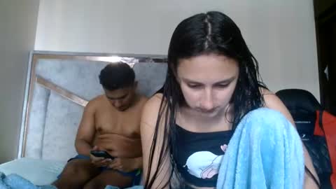 Snapshot of alexvsluisa chatting on 06.20.26 alex y luisa online show from 06.20.26