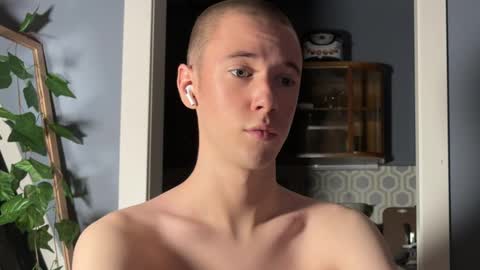 Snapshot of alexwos chatting on 12.10.24 Alex online show from 12.10.24