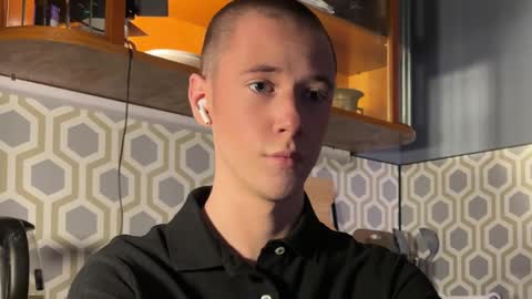 Snapshot of alexwos chatting on 12.15.24 Alex online show from 12.15.24