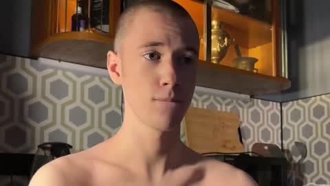 Snapshot of alexwos chatting on 12.18.24 Alex online show from 12.18.24