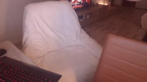 Snapshot of alexxa_mistress chatting on 10.11.25 Jhoa online show from 10.11.25