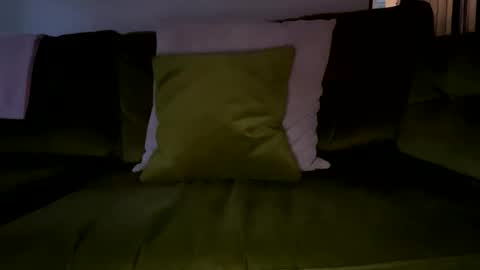 Snapshot of alexxbigg chatting on 10.30.25 small cock online show from 10.30.25