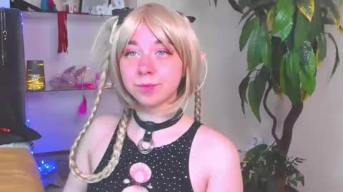 Snapshot of alexxisskyy chatting on 05.06.26 Alexsy online show from 05.06.26