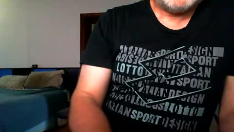 Snapshot of alexxx444704660 chatting on 05.21.26 Alexxx1908 online show from 05.21.26