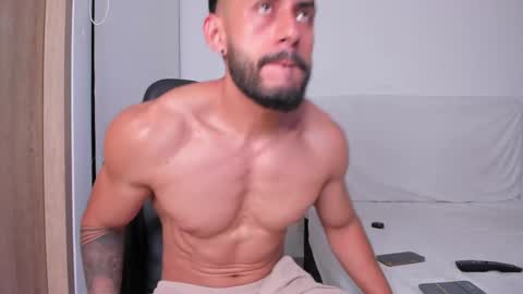 Snapshot of alexxxmachine chatting on 03.09.25 Alex   freelance model  instagram alex b229 online show from 03.09.25