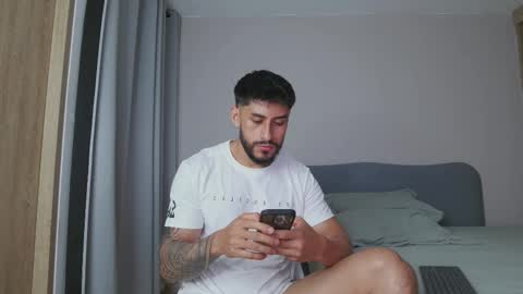 Snapshot of alexxxmachine chatting on 10.26.25 Alex   freelance model  instagram alex b229 online show from 10.26.25