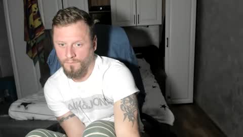 Snapshot of alexyno2020 chatting on 10.26.25 alexyno2022 ONLYFANS online show from 10.26.25