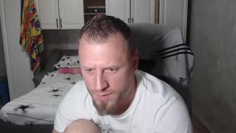 Snapshot of alexyno2020 chatting on 10.27.25 alexyno2022 ONLYFANS online show from 10.27.25