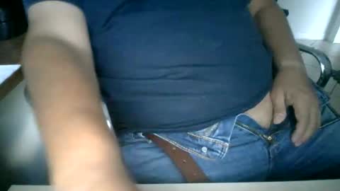 Snapshot of alfonsogomez110 chatting on 05.21.26 Alfonso Gomez online show from 05.21.26