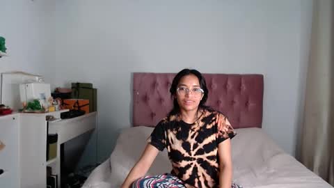 Alia  online show from 10.04.25