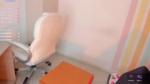 Snapshot of alia_peach_ chatting on 02.12.25 Alia online show from 02.12.25