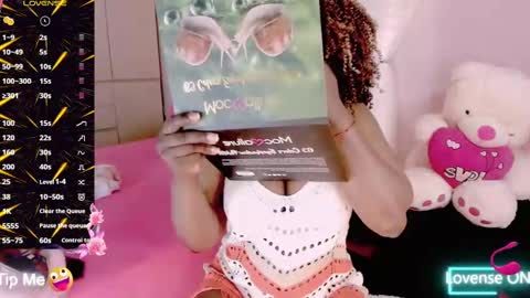 Snapshot of aliana_ross chatting on 02.18.25 aliana_ross online show from 02.18.25