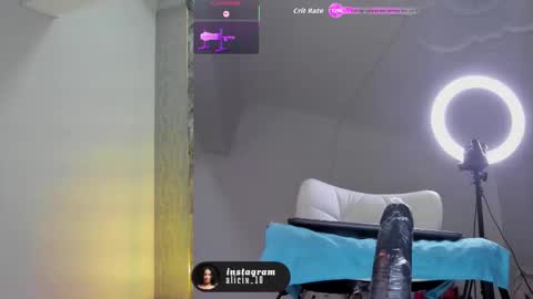 Snapshot of aliccecooper chatting on 02.27.26 alicia online show from 02.27.26