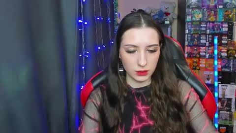 Snapshot of alice_bailey chatting on 02.14.25 Alice online show from 02.14.25