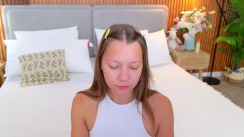 Snapshot of alice_charmy chatting on 09.14.25 Alice in Wonderland online show from 09.14.25