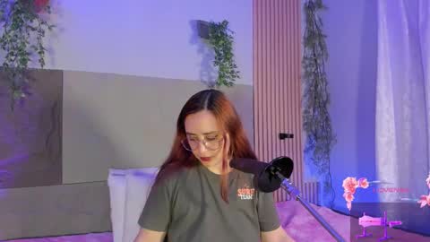 Snapshot of alice_cute77 chatting on 03.04.26 Mey online show from 03.04.26