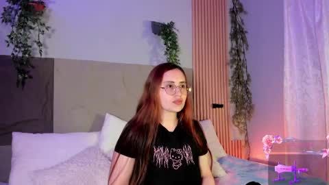Snapshot of alice_cute77 chatting on 04.02.26 Mey online show from 04.02.26