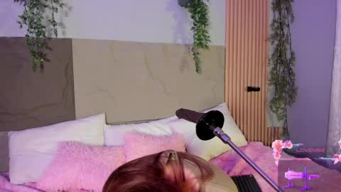 Snapshot of alice_cute77 chatting on 04.06.26 Mey online show from 04.06.26