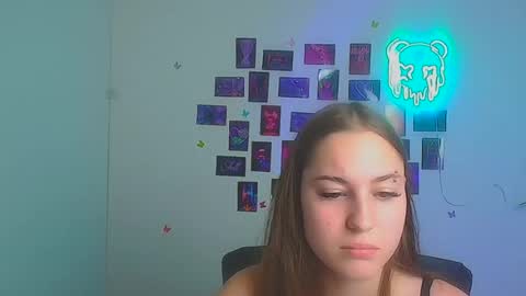 Snapshot of alice_dreamofu chatting on 06.24.26 Alice online show from 06.24.26
