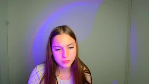 Snapshot of alice_dreamofu chatting on 06.25.26 Alice online show from 06.25.26