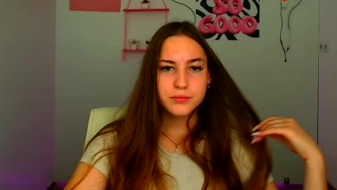 Snapshot of alice_dreamofu chatting on 07.23.26 Alice online show from 07.23.26