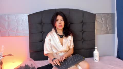  Alice Evans online show from 01.17.25