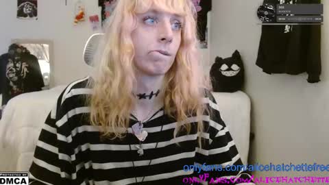 Snapshot of alice_hatchette chatting on 10.13.25 Alice Hatchette online show from 10.13.25