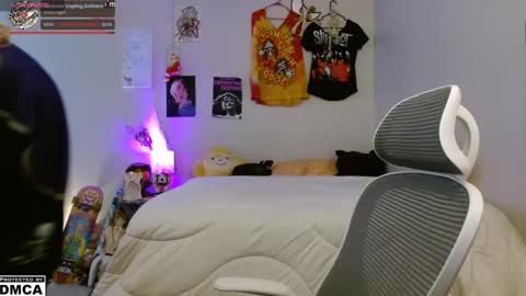 Alice Hatchette online show from 11.19.25