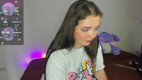 Snapshot of alice_next_door_ chatting on 09.21.25 Alice online show from 09.21.25