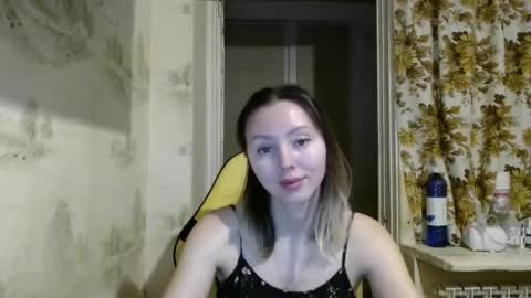 Snapshot of alice_smiles chatting on 02.14.26 Alice smiles online show from 02.14.26