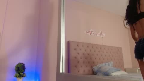 Sofia online show from 11.14.25