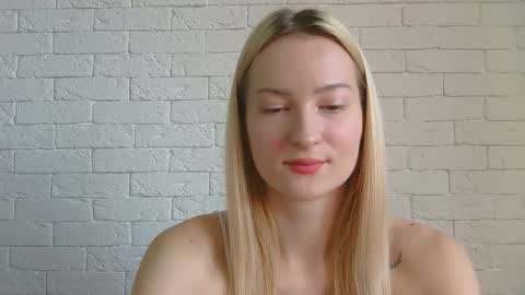 Snapshot of alice_sweet_01 chatting on 03.05.26 Alice online show from 03.05.26