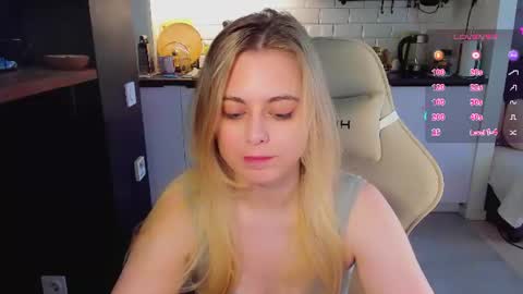 Snapshot of alice_wander chatting on 06.23.26 Alice online show from 06.23.26