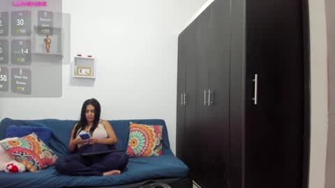 Snapshot of alice_williiams chatting on 01.13.25 alice williiams online show from 01.13.25