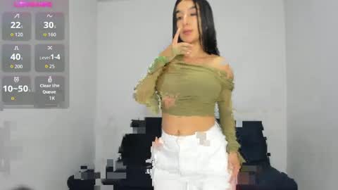 Snapshot of alice_williiams chatting on 05.06.26 alice williiams online show from 05.06.26