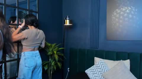 Alice and Asia online show from 11.04.25