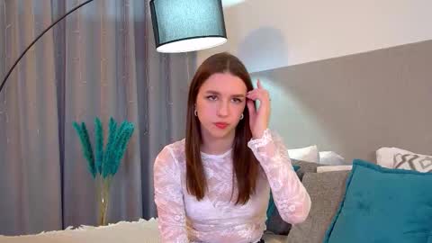 Snapshot of aliceatkin chatting on 01.18.26 Alice online show from 01.18.26