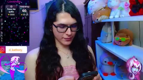 Snapshot of alicebathory_ chatting on 11.07.25 Alice Bathory online show from 11.07.25