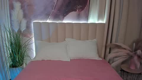 Your sweet Alice INST alicebellies online show from 02.04.25