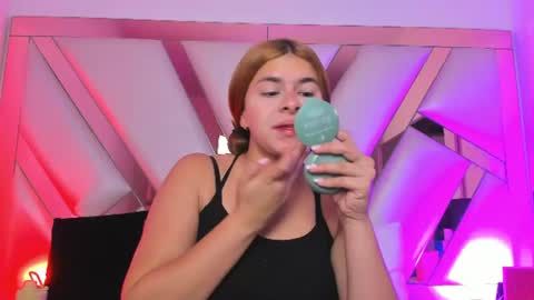 Snapshot of alicecruuz chatting on 07.04.26 AliceCruz online show from 07.04.26