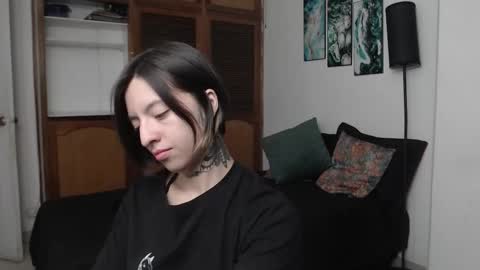 alicee_logan_ online show from 10.19.25