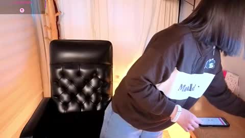 Aleja  online show from 12.15.25