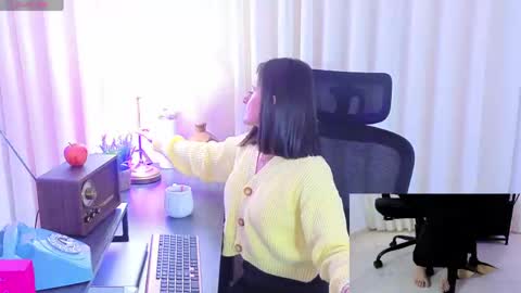 Snapshot of alicee_milf_ chatting on 04.16.26 Aleja online show from 04.16.26